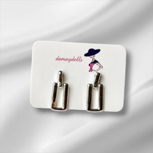 Load image into Gallery viewer, Mila Earrings
