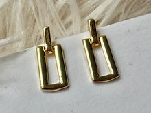 Load image into Gallery viewer, Mila Earrings
